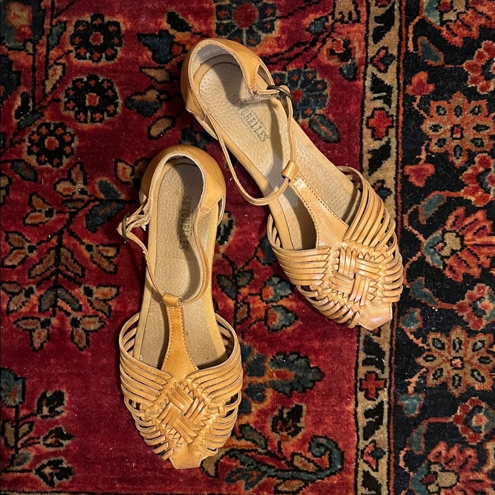 Seychelles Huarache style sandal size 6